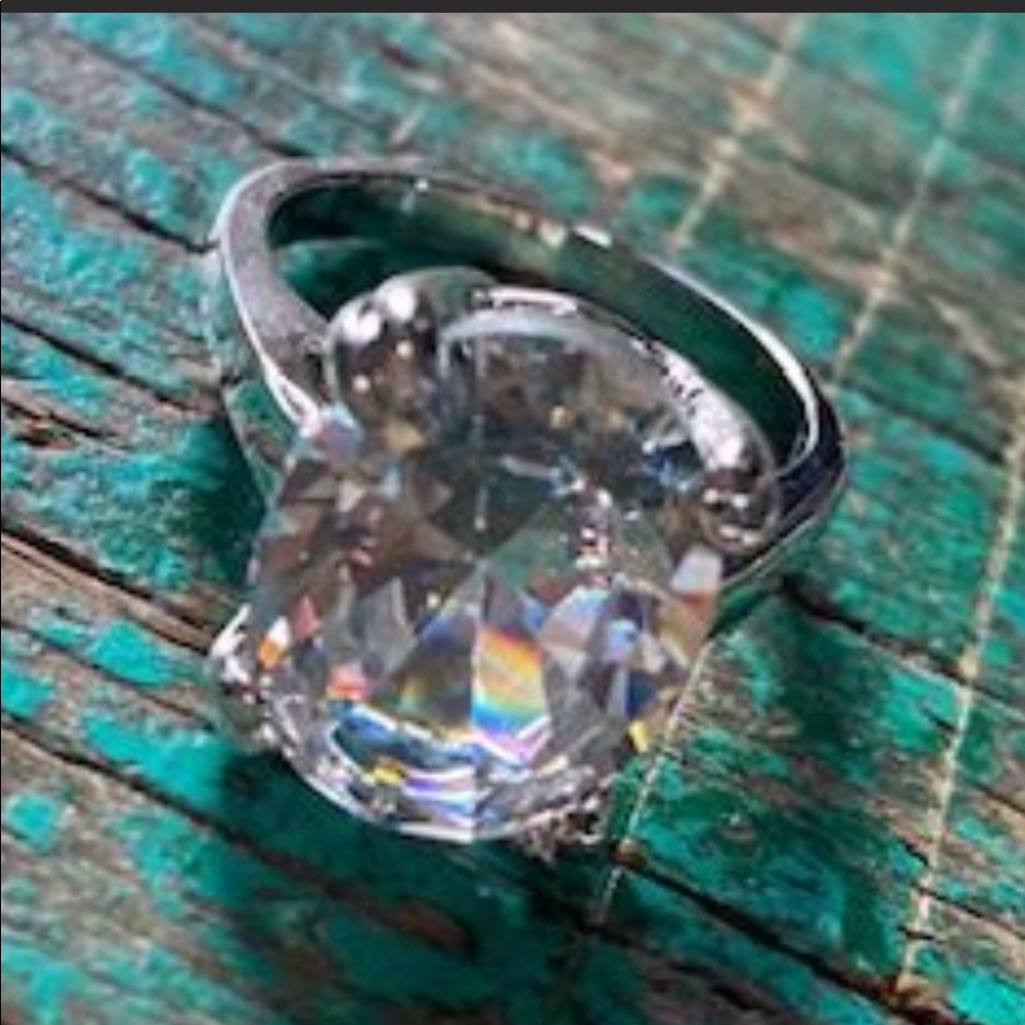 Dazzling Ring